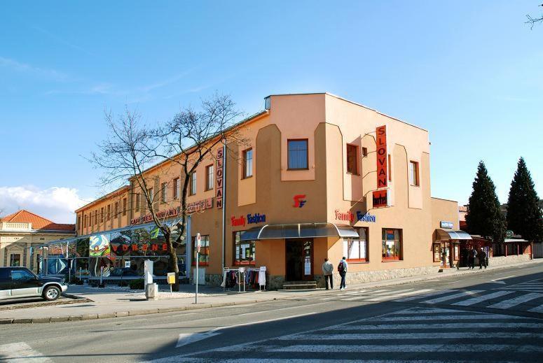 Hotel Slovan Lučenec Exterior foto